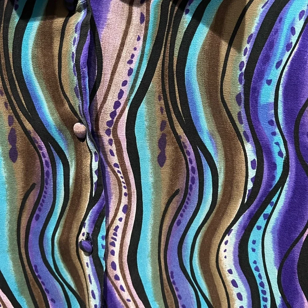 Vibrant Wave Pattern Women's Button Down Shirt 100% Silk Funky Fun EUC Size S - Picture 2 of 4